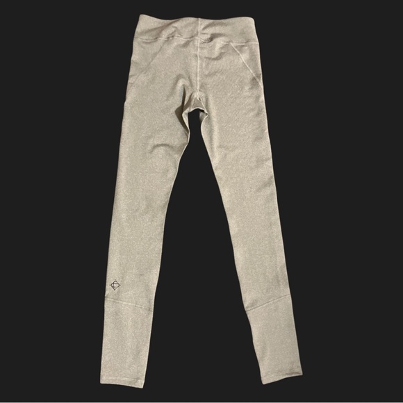 High-Waist Legging - Picture 3 of 8